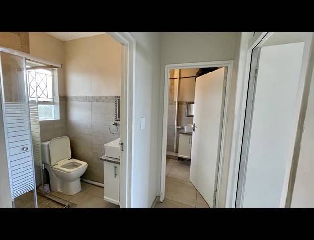 2.5 BEDROOM APARTMENT FOR SALE IN ESSENWOOD